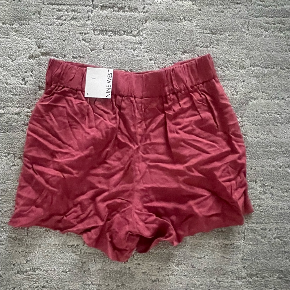 Nine West Women's Red/Coral  Shorts NWT ~~ Size Small